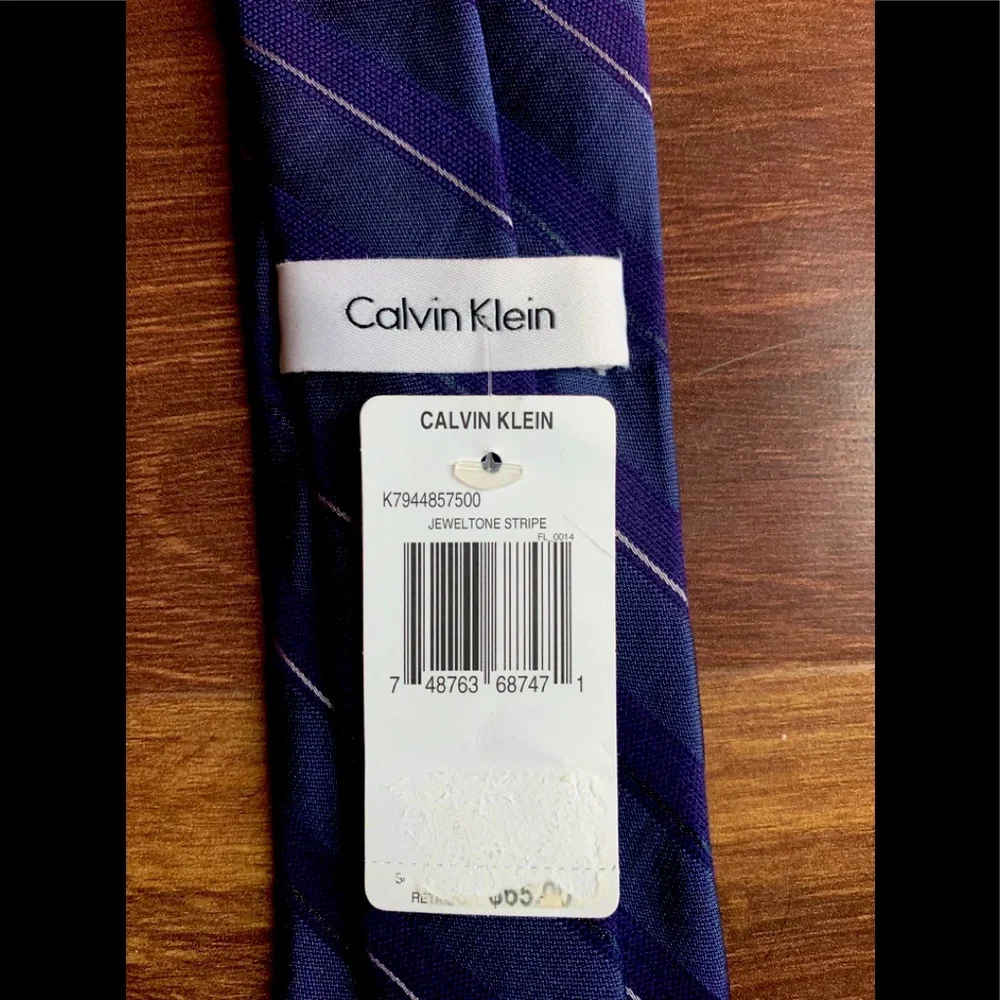 NWT CALVIN KLEIN Silk Blend Necktie